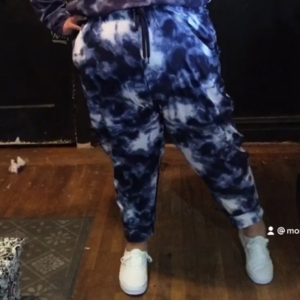 High waisted blue tie dye joggers